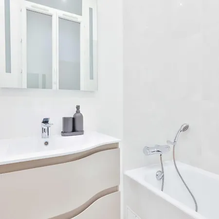 Apartment Exceptional Flat - Near Trocadero - Mobility Lease *